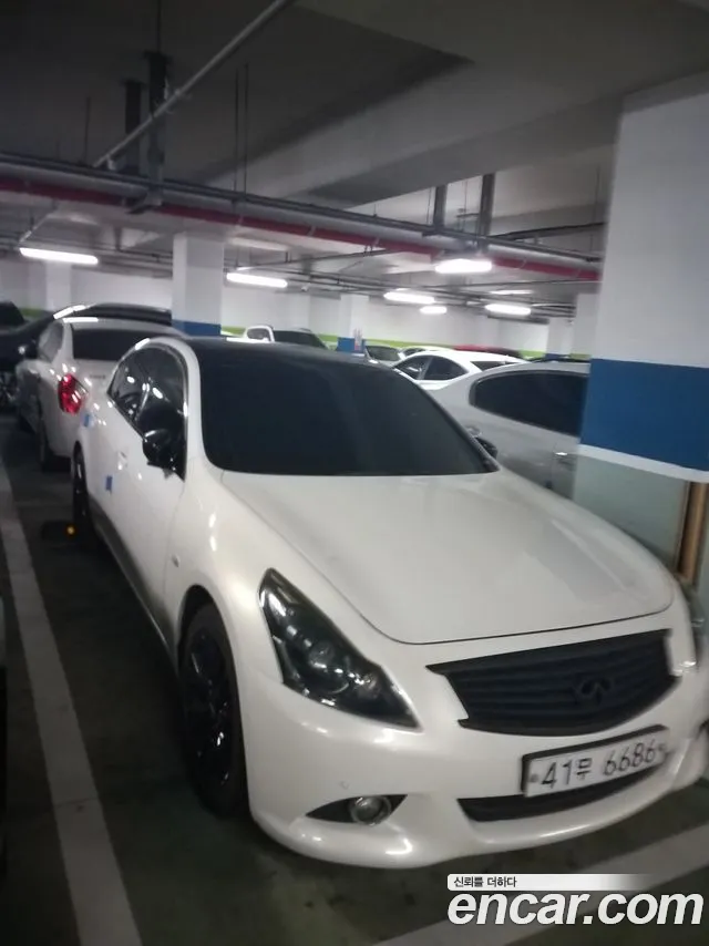 Infiniti G 2011