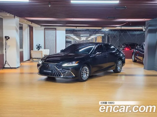 Lexus ES 2023