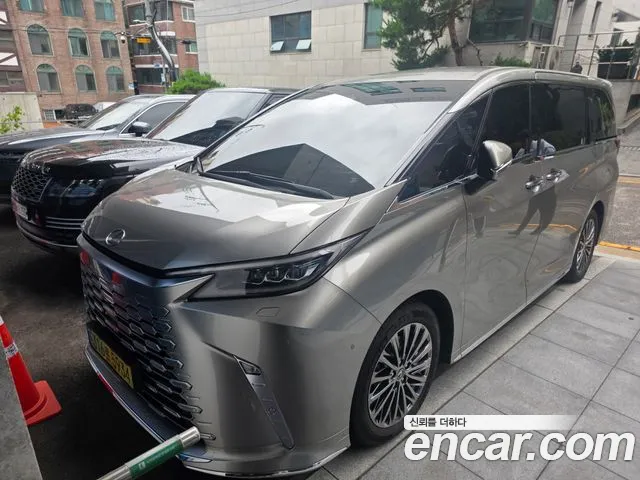 Lexus LM 2025