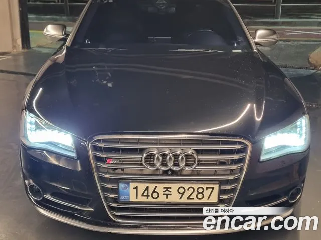 Audi S8 2013