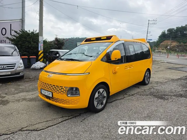Hyundai Staria 2022