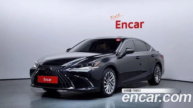 Lexus ES 2024