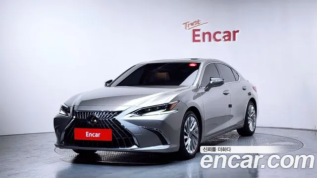 Lexus ES 2024