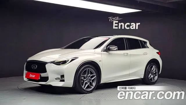 Infiniti Q30 2017