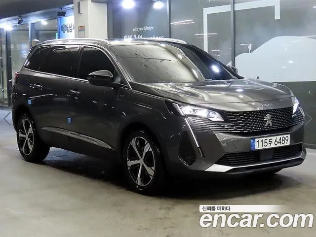 Peugeot 5008 2021