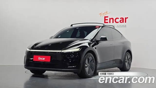 Tesla Model Y 2025