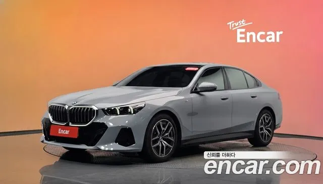 BMW 5-Series 2024