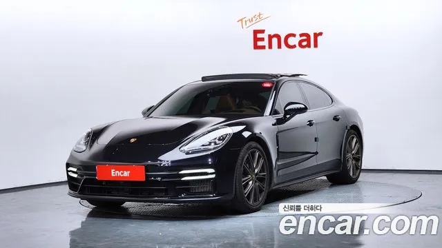 Porsche Panamera 2023