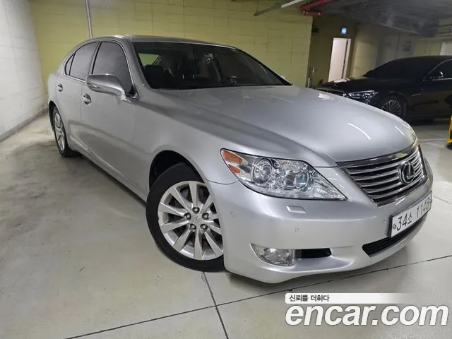 Lexus LS 2011