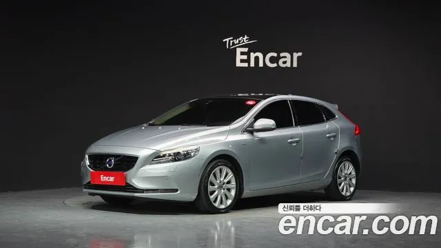 Volvo V40 2015