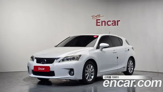 Lexus CT200h 2012