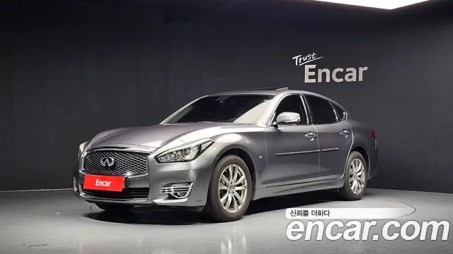 Infiniti Q70 2016