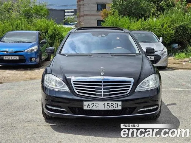 Mercedes-Benz S-Class 2010