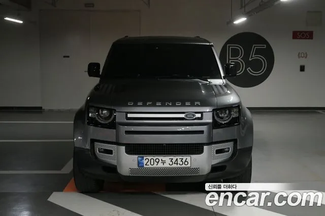 Land Rover Defender 2021