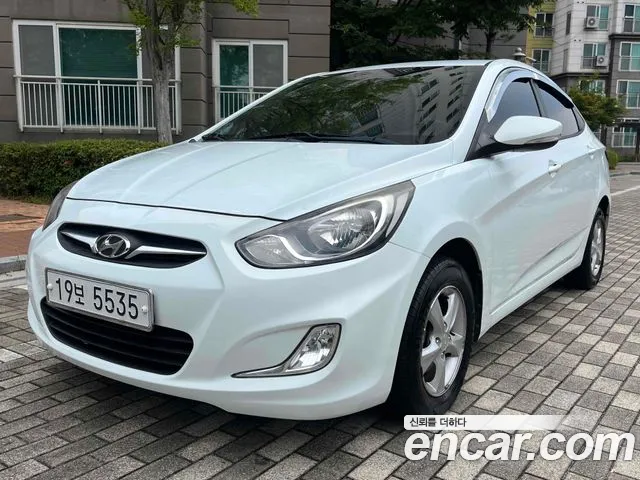 Hyundai Accent 2012