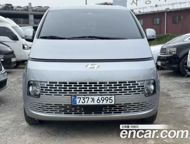 Hyundai Staria 2025