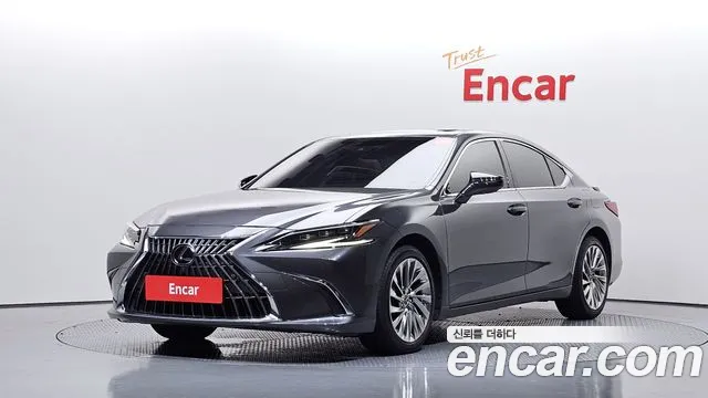 Lexus ES 2023
