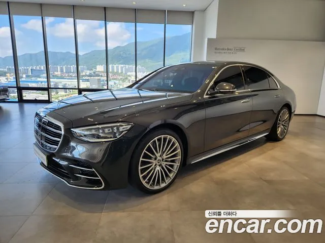 Mercedes-Benz S-Class 2025