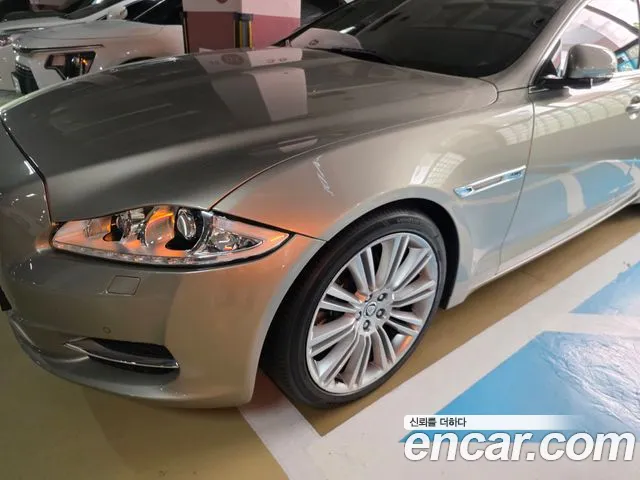 Jaguar XJ 2012