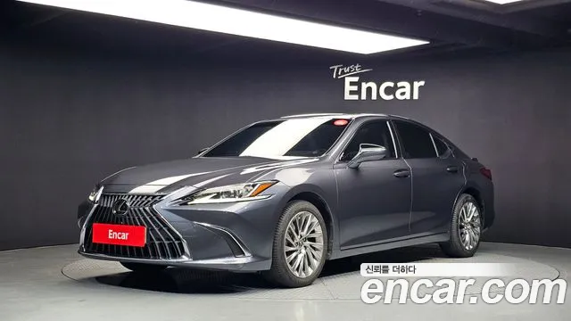 Lexus ES 2023