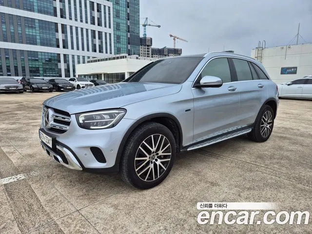 Mercedes-Benz GLC-Class 2021