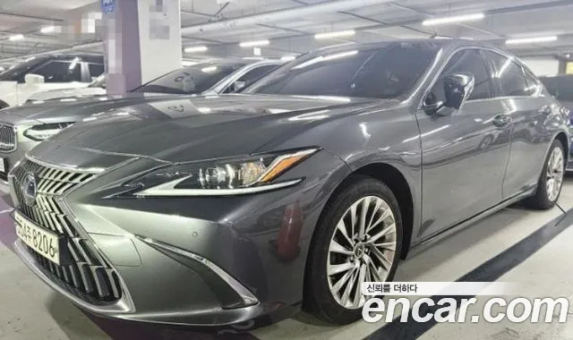 Lexus ES 2021