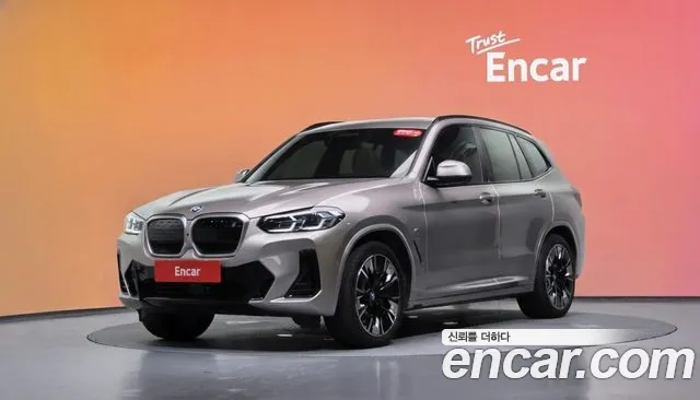 BMW iX3 2024