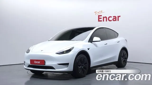 Tesla Model Y 2024