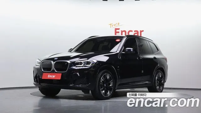 BMW iX3 2025