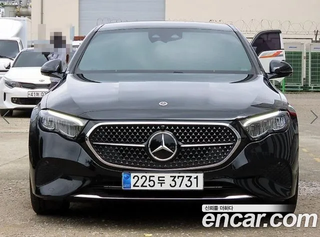 Mercedes-Benz E-Class 2024