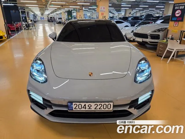 Porsche Panamera 2023