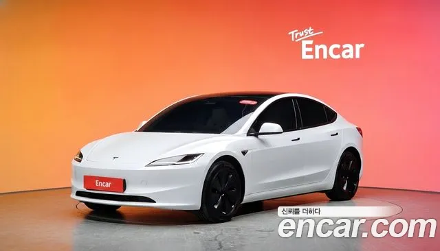 Tesla Model 3 2024