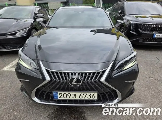 Lexus ES 2024