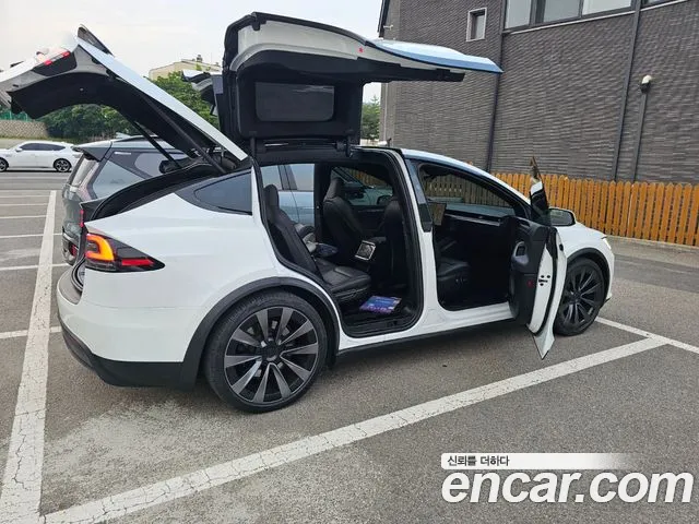 Tesla Model X 2023