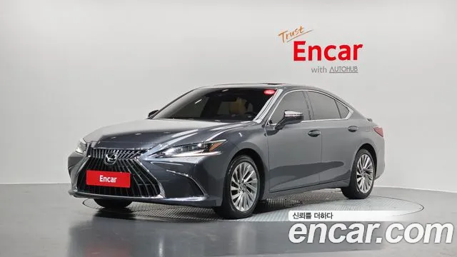 Lexus ES 2024