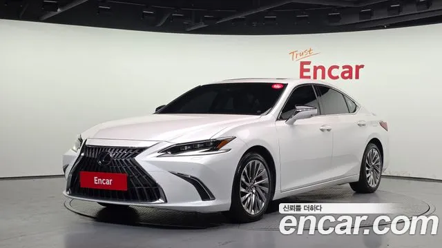 Lexus ES 2024