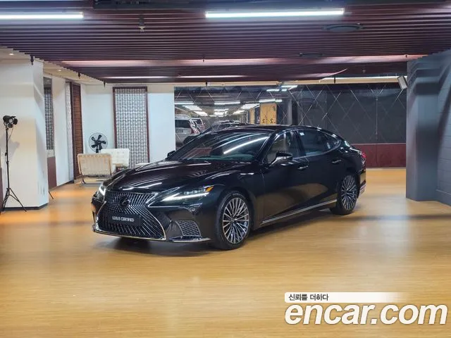 Lexus LS 2025