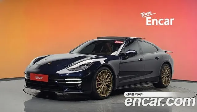 Porsche Panamera 2022