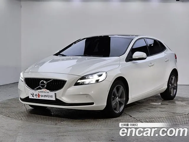 Volvo V40 2018