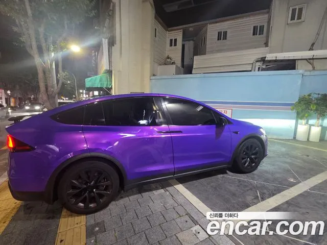 Tesla Model X 2024