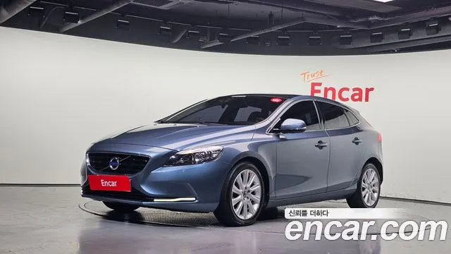 Volvo V40 2014