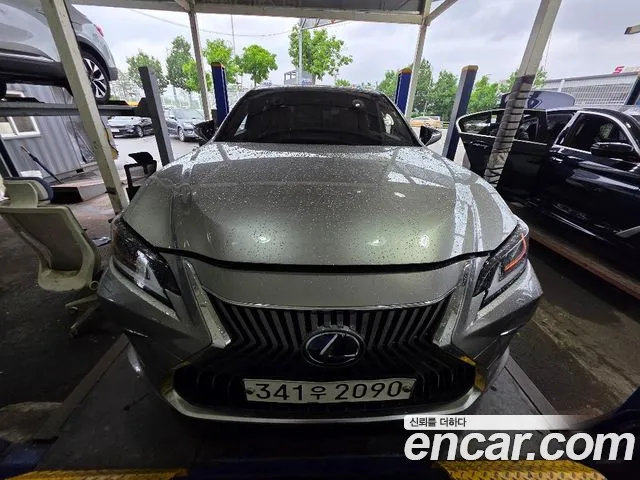 Lexus ES 2020
