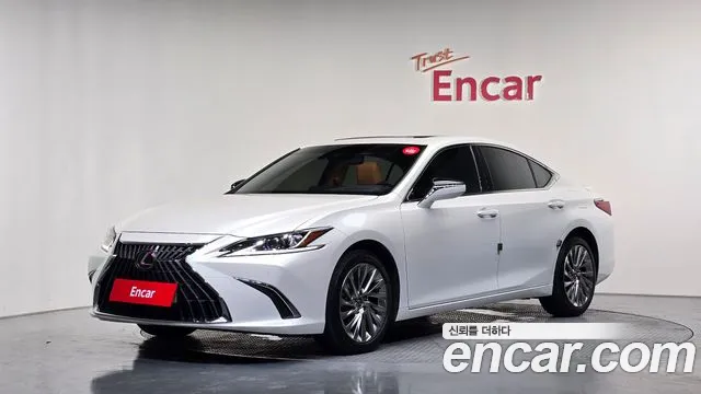 Lexus ES 2023