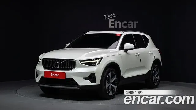 Volvo XC40 2024