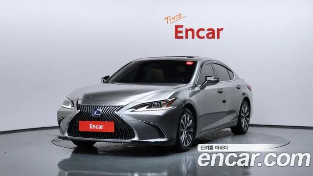 Lexus ES 2019
