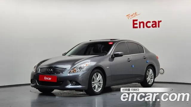 Infiniti G 2011