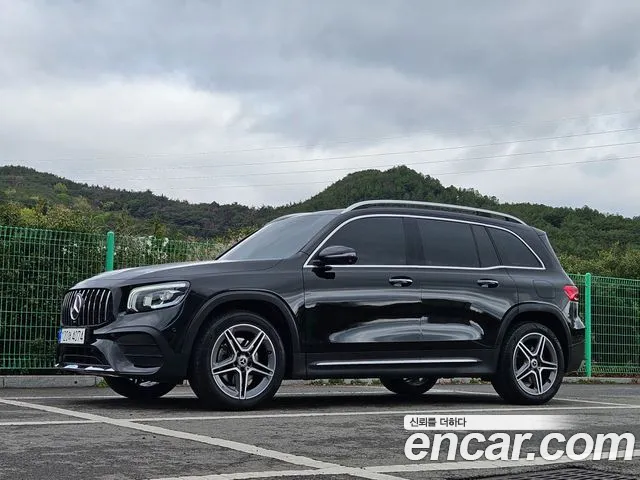 Mercedes-Benz GLB-Class 2021