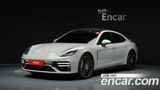 Porsche Panamera 2023