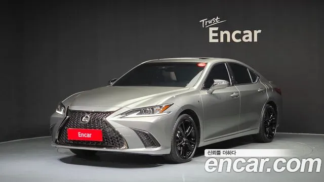 Lexus ES 2024
