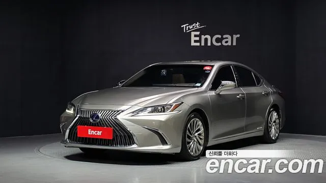 Lexus ES 2019
